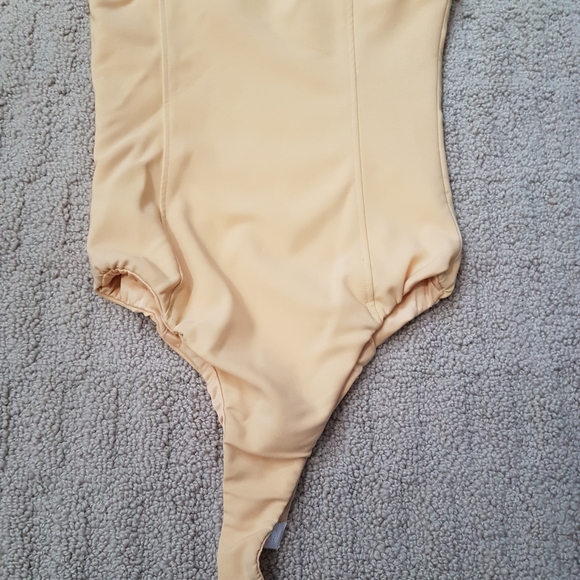 Zara Women's Sleeveless w/ Metal Detail Bodysuit Butter Yellow Sz XS NWT - Picture 10 of 13